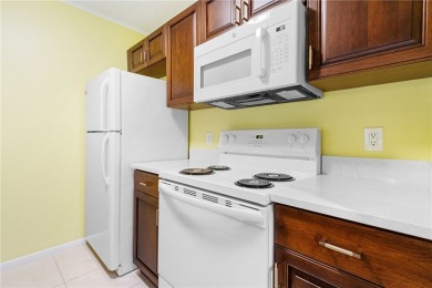 This is the only 1st-fl renovated 1bd/1ba avail at Vista on Vista Plantation Golf Club in Florida - for sale on GolfHomes.com, golf home, golf lot