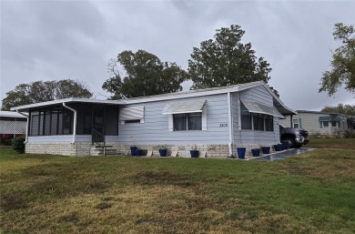 ZELLWOOD STATION 2 BEDROOM 2 BATH HOME Nicely remodeled, 1631 sq on Zellwood Station Country Club in Florida - for sale on GolfHomes.com, golf home, golf lot