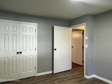 LEISURE VILLAGE - Very desirable  updated Baronet model end unit on Greenbriar Woodlands in New Jersey - for sale on GolfHomes.com, golf home, golf lot