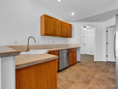 Great 4 Bedroom, 2 Bath home with split floor plan and nice size on Lakeview Golf Club in Idaho - for sale on GolfHomes.com, golf home, golf lot