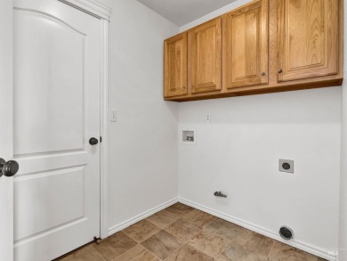 Great 4 Bedroom, 2 Bath home with split floor plan and nice size on Lakeview Golf Club in Idaho - for sale on GolfHomes.com, golf home, golf lot
