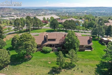 The Living Is Easy...In this contemporary 2 bed/2 bath townhome on Kissing Camels Golf Course in Colorado - for sale on GolfHomes.com, golf home, golf lot