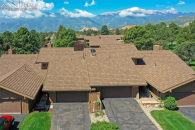 The Living Is Easy...In this contemporary 2 bed/2 bath townhome on Kissing Camels Golf Course in Colorado - for sale on GolfHomes.com, golf home, golf lot
