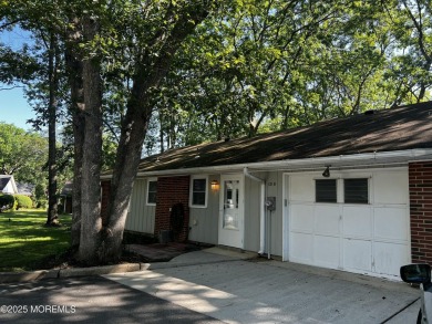 LEISURE VILLAGE - Very desirable  updated Baronet model end unit on Greenbriar Woodlands in New Jersey - for sale on GolfHomes.com, golf home, golf lot