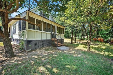 Welcome to this beautifully renovated 3 bedroom, 2 bath home on Lake Kiowa Golf Course in Texas - for sale on GolfHomes.com, golf home, golf lot