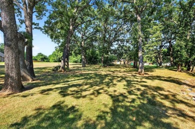 Welcome to this beautifully renovated 3 bedroom, 2 bath home on Lake Kiowa Golf Course in Texas - for sale on GolfHomes.com, golf home, golf lot