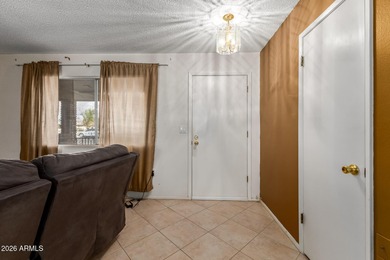 Cute as a button and move-in ready! Close to the Fairway Center on Sun City South Golf Course in Arizona - for sale on GolfHomes.com, golf home, golf lot