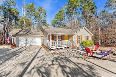 This home will please anyone looking for the perfect spot in the on The Trail At Chickasaw Pointe in South Carolina - for sale on GolfHomes.com, golf home, golf lot