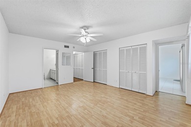 55+ COMMUNITY. Welcome to easy Florida living in the highly on On Top Of The World Golf Course in Florida - for sale on GolfHomes.com, golf home, golf lot