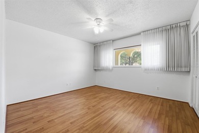 55+ COMMUNITY. Welcome to easy Florida living in the highly on On Top Of The World Golf Course in Florida - for sale on GolfHomes.com, golf home, golf lot