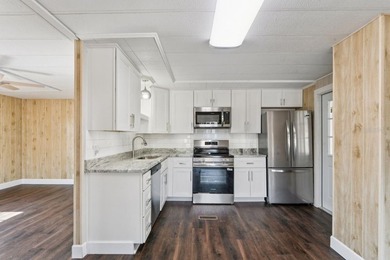 One or more photo(s) has been virtually staged. Move-in ready | on Brookridge Country Club in Florida - for sale on GolfHomes.com, golf home, golf lot