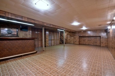 SOLID BUILT BRICK AND SIDING 3 STEP RANCH WITH OVER 2000 SF  OF on Village Links of Glen Ellyn in Illinois - for sale on GolfHomes.com, golf home, golf lot