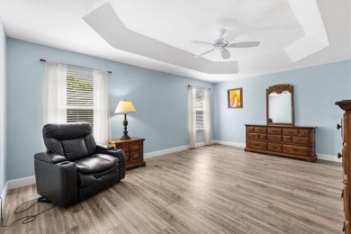 Beautifully maintained 3/2 Sunflower Designer Home with 2 Car on Pennbrooke Fairways in Florida - for sale on GolfHomes.com, golf home, golf lot