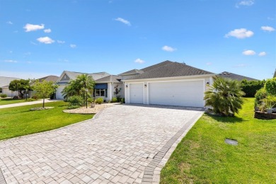 Beautifully maintained 3/2 Sunflower Designer Home with 2 Car on Pennbrooke Fairways in Florida - for sale on GolfHomes.com, golf home, golf lot