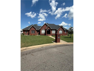 Enjoy convenient, open-concept living in this attractive on Chamberlyne Country Club in Arkansas - for sale on GolfHomes.com, golf home, golf lot