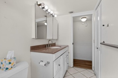 ASSOC REQUIRES 20% DOWN & 1 OCCUP 55+ VACANT/CLICK ON SHOWING on Wynmoor Golf Course in Florida - for sale on GolfHomes.com, golf home, golf lot