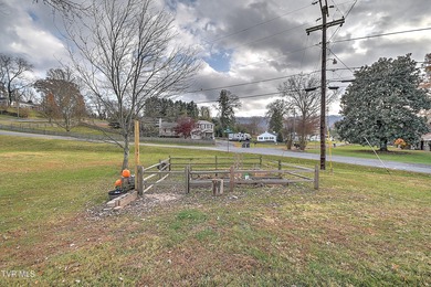Welcome to Ridgefield's! If it's charm and character that you on Ridgefields Country Club, Inc. in Tennessee - for sale on GolfHomes.com, golf home, golf lot