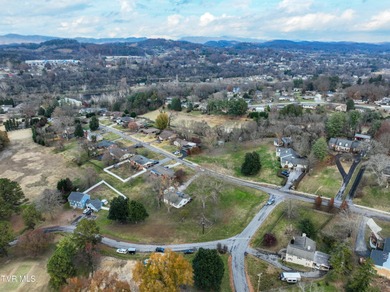 Welcome to Ridgefield's! If it's charm and character that you on Ridgefields Country Club, Inc. in Tennessee - for sale on GolfHomes.com, golf home, golf lot
