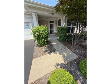 This 1678 square foot, spacious, 2 bedroom/ 2 full bathroom on White Eagle Golf Club in Illinois - for sale on GolfHomes.com, golf home, golf lot