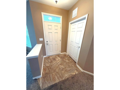 This 1678 square foot, spacious, 2 bedroom/ 2 full bathroom on White Eagle Golf Club in Illinois - for sale on GolfHomes.com, golf home, golf lot
