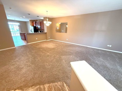 This 1678 square foot, spacious, 2 bedroom/ 2 full bathroom on White Eagle Golf Club in Illinois - for sale on GolfHomes.com, golf home, golf lot
