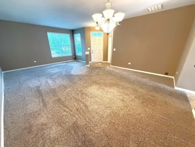 This 1678 square foot, spacious, 2 bedroom/ 2 full bathroom on White Eagle Golf Club in Illinois - for sale on GolfHomes.com, golf home, golf lot