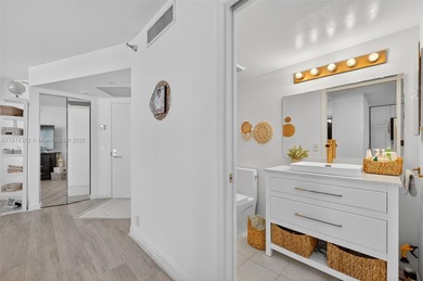 Excepcional opportunity in Mystic Pointe , Aventura city. Corner on Turnberry Isle Resort and Club in Florida - for sale on GolfHomes.com, golf home, golf lot