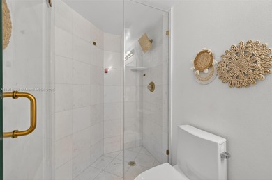 Excepcional opportunity in Mystic Pointe , Aventura city. Corner on Turnberry Isle Resort and Club in Florida - for sale on GolfHomes.com, golf home, golf lot