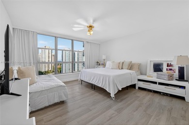 Excepcional opportunity in Mystic Pointe , Aventura city. Corner on Turnberry Isle Resort and Club in Florida - for sale on GolfHomes.com, golf home, golf lot