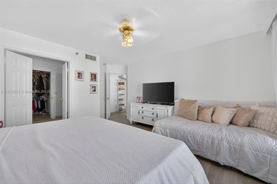 Excepcional opportunity in Mystic Pointe , Aventura city. Corner on Turnberry Isle Resort and Club in Florida - for sale on GolfHomes.com, golf home, golf lot