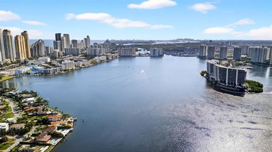 Excepcional opportunity in Mystic Pointe , Aventura city. Corner on Turnberry Isle Resort and Club in Florida - for sale on GolfHomes.com, golf home, golf lot