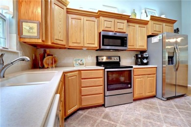 4th bedroom with 3rd full bathroom in walk-out basement on Bella Vista Country Club and Golf Course in Arkansas - for sale on GolfHomes.com, golf home, golf lot