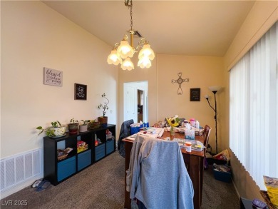 Well-maintained 2-bedroom, 2-bath home in the 55+ community of on Highland Falls Golf Club in Nevada - for sale on GolfHomes.com, golf home, golf lot