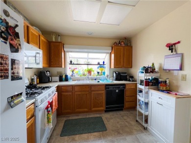 Well-maintained 2-bedroom, 2-bath home in the 55+ community of on Highland Falls Golf Club in Nevada - for sale on GolfHomes.com, golf home, golf lot