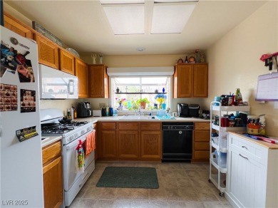Well-maintained 2-bedroom, 2-bath home in the 55+ community of on Highland Falls Golf Club in Nevada - for sale on GolfHomes.com, golf home, golf lot