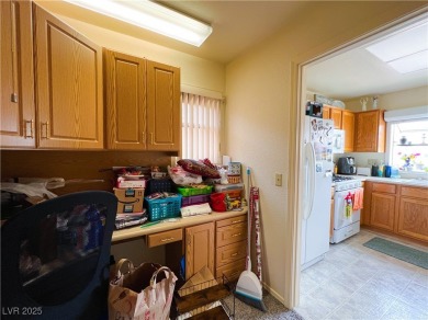Well-maintained 2-bedroom, 2-bath home in the 55+ community of on Highland Falls Golf Club in Nevada - for sale on GolfHomes.com, golf home, golf lot