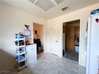 Well-maintained 2-bedroom, 2-bath home in the 55+ community of on Highland Falls Golf Club in Nevada - for sale on GolfHomes.com, golf home, golf lot