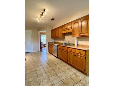 Well maintained home fronting GOLF COURSE!  Large walk-in on Millbrook Country Club in Mississippi - for sale on GolfHomes.com, golf home, golf lot
