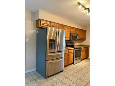 Well maintained home fronting GOLF COURSE!  Large walk-in on Millbrook Country Club in Mississippi - for sale on GolfHomes.com, golf home, golf lot
