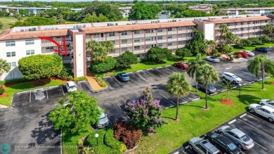 WELL CARED FOR 2/2 ON THE GOLF COURSE W/ LOVELY LAKE VIEW! on Wynmoor Golf Course in Florida - for sale on GolfHomes.com, golf home, golf lot