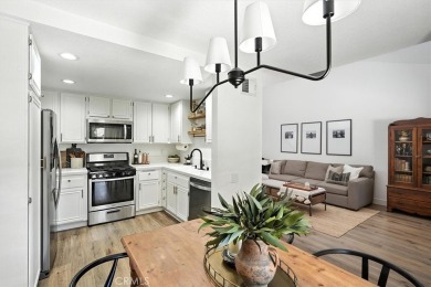 Charming 3-bedroom townhome in the highly sought-after Valencia on Vista Valencia Golf Course in California - for sale on GolfHomes.com, golf home, golf lot