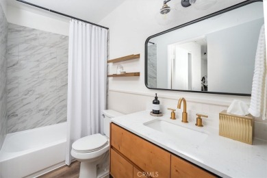 Charming 3-bedroom townhome in the highly sought-after Valencia on Vista Valencia Golf Course in California - for sale on GolfHomes.com, golf home, golf lot
