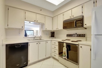 Welcome to this beautifully maintained 2-bedroom, 2-bath on Marina Lakes Golf Course in Florida - for sale on GolfHomes.com, golf home, golf lot