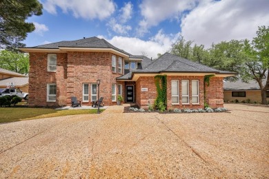 WELCOME TO 5102 TEAKWOOD TRACE, A REFINED RETREAT IN THE HEART on Green Tree Country Club in Texas - for sale on GolfHomes.com, golf home, golf lot