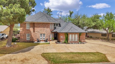 WELCOME TO 5102 TEAKWOOD TRACE, A REFINED RETREAT IN THE HEART on Green Tree Country Club in Texas - for sale on GolfHomes.com, golf home, golf lot