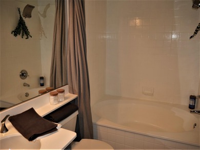 Welcome to the Palm Royale Country Club. This upper level condo on Palm Royale Country Club in California - for sale on GolfHomes.com, golf home, golf lot