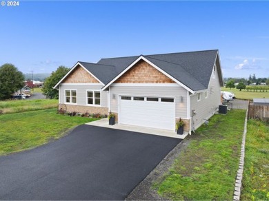 Stunning new home in the Bella Ridge neighborhood within the on Lewis and Clark Public Golf Course in Oregon - for sale on GolfHomes.com, golf home, golf lot