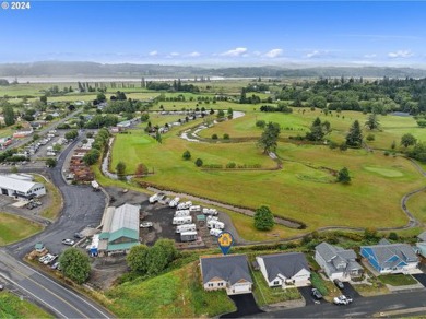 Stunning new home in the Bella Ridge neighborhood within the on Lewis and Clark Public Golf Course in Oregon - for sale on GolfHomes.com, golf home, golf lot