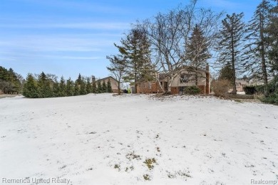 Beautiful family home with big bedrooms and Bloomfield Hills on Wabeek Country Club in Michigan - for sale on GolfHomes.com, golf home, golf lot