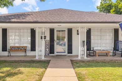 Introducing a meticulously maintained 3-bedroom, 2.5-bath on Diamond Oaks Golf and Country Club in Texas - for sale on GolfHomes.com, golf home, golf lot